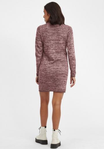 Вязаное платье