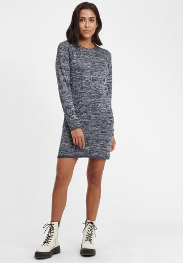 Вязаное платье