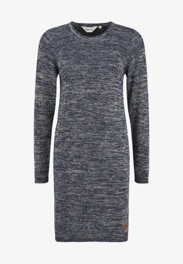 Вязаное платье