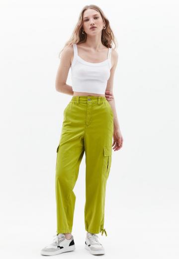 Брюки с накладными карманами