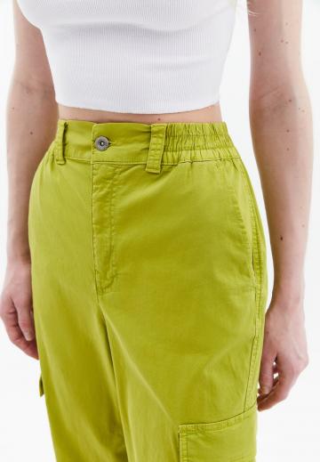 Брюки с накладными карманами