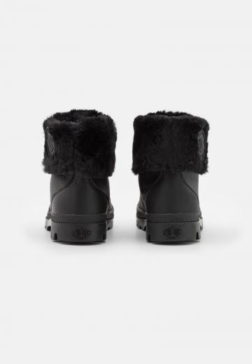 Ботинки на шнуровке