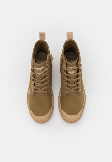 Ботинки на шнуровке