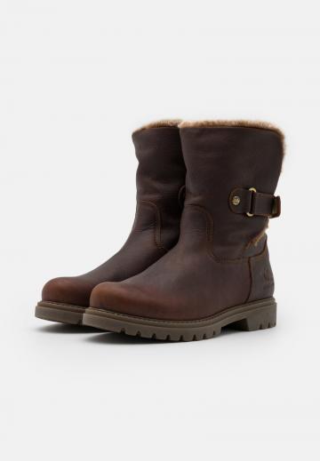 Зимние ботинки