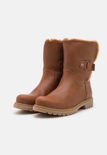 Зимние ботинки