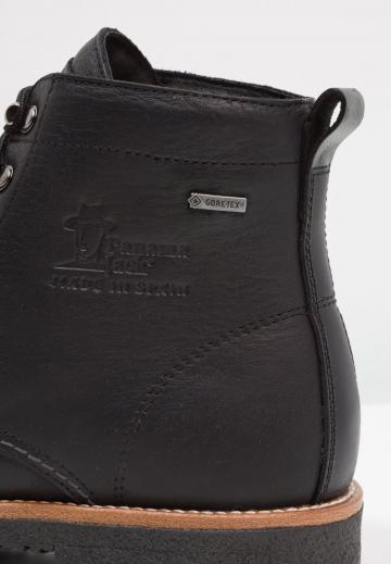 Ботинки на шнуровке