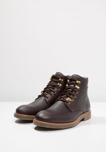 Ботинки на шнуровке