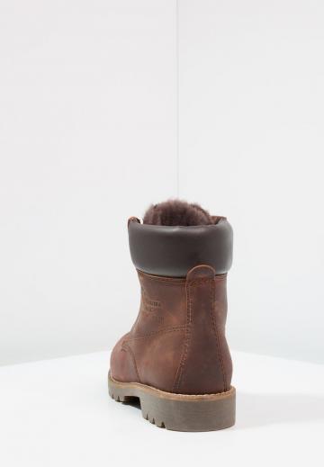 Зимние ботинки