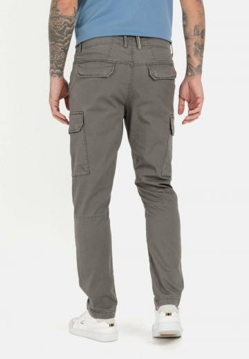 Брюки с накладными карманами