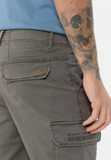 Брюки с накладными карманами