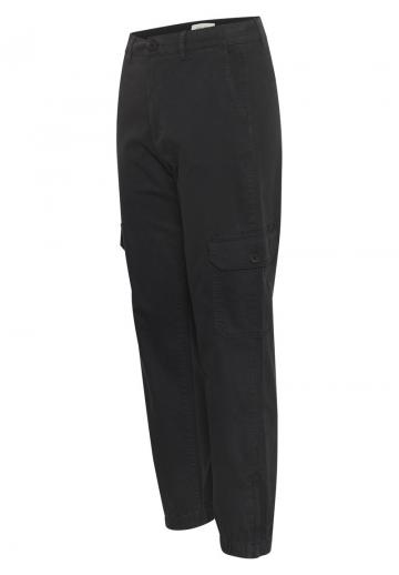 Брюки с накладными карманами