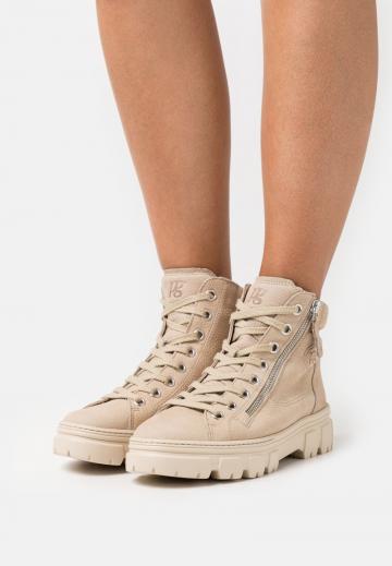 Ботинки на шнуровке