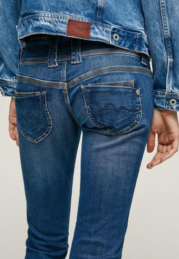 Прямые джинсы