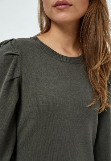 Вязаное платье