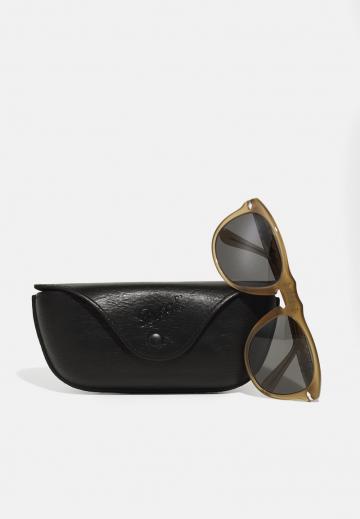 Солнечные очки