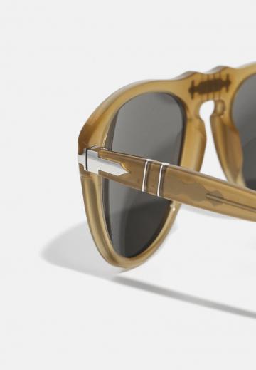 Солнечные очки