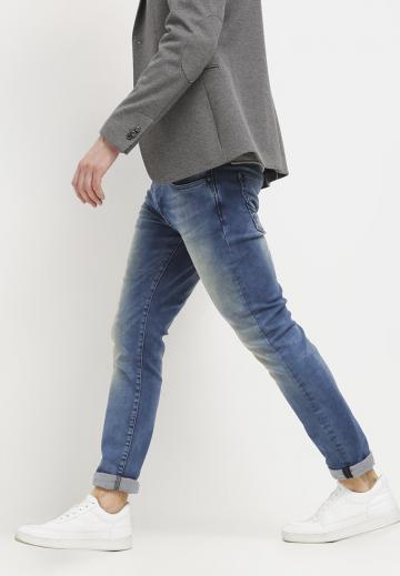 Узкие джинсы