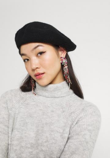 Вязаное платье