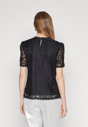 Кружевная блузка