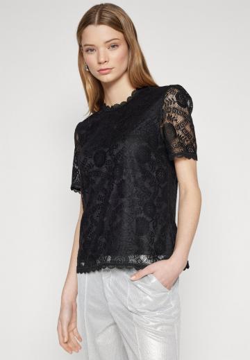 Кружевная блузка