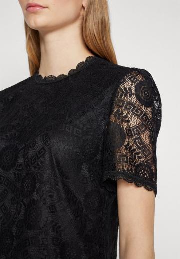 Кружевная блузка