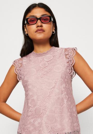 Кружевная блузка