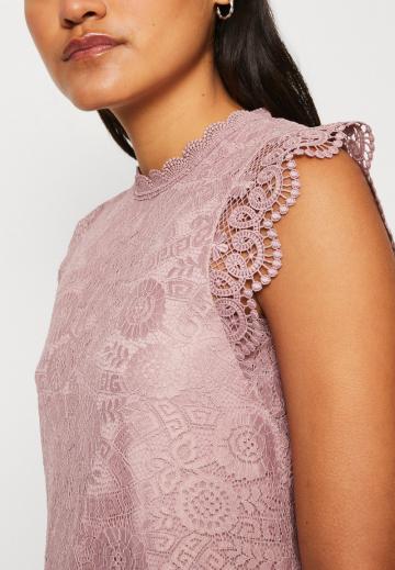 Кружевная блузка