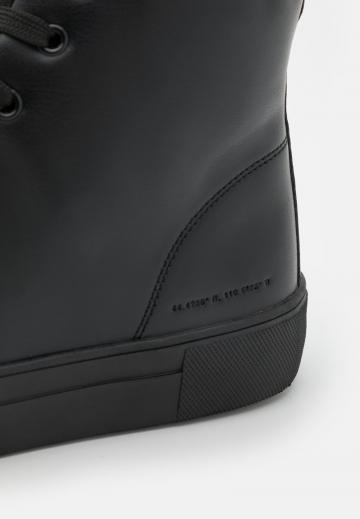 Высокие кеды