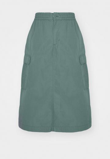 Юбка с накладными карманами