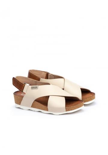 Босоножки на танкетке