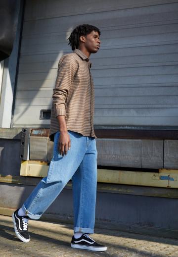 Прямые джинсы