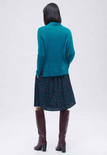 Пуловер с вырезом V