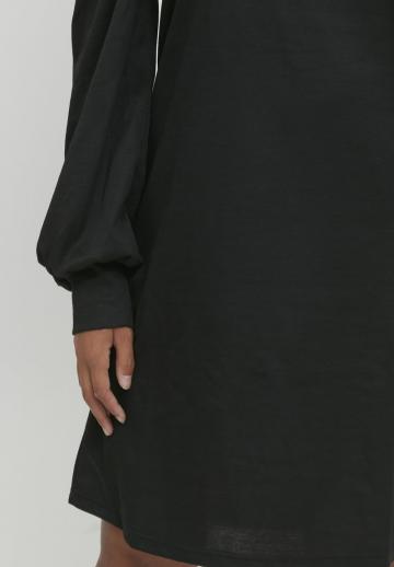 Вязаное платье