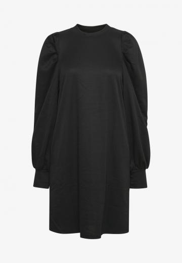 Вязаное платье