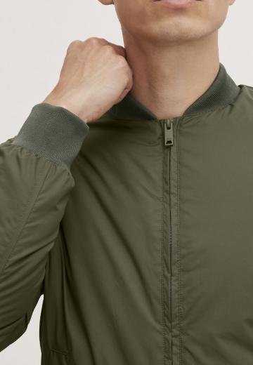 Куртка бомбер