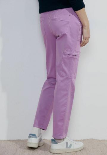 Брюки с накладными карманами