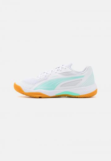 Кроссовки для зала