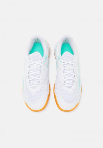 Кроссовки для зала