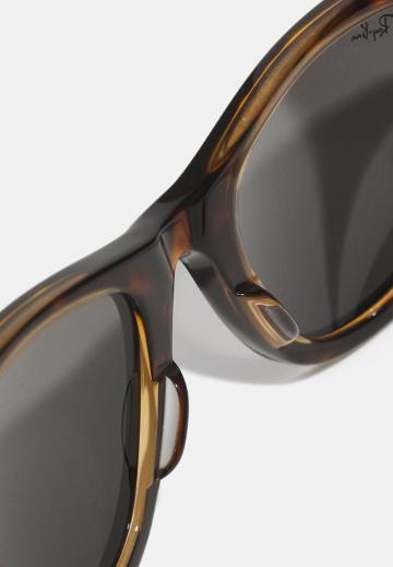 Солнечные очки