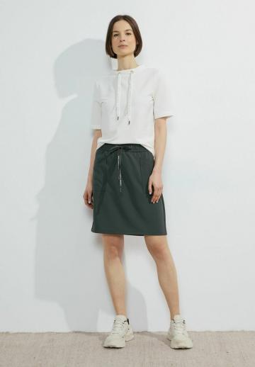 Юбка с накладными карманами