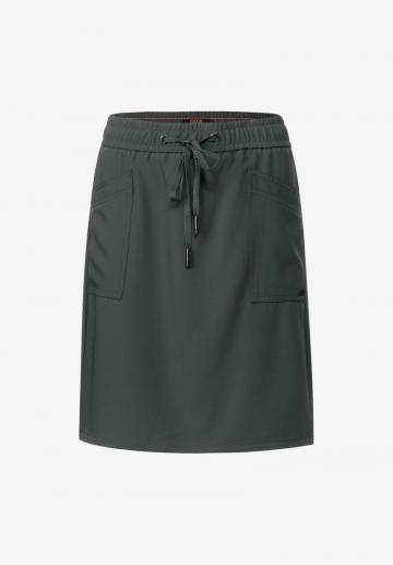 Юбка с накладными карманами