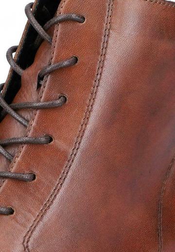 Ботинки на шнуровке