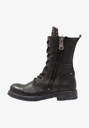 Ботинки на шнуровке