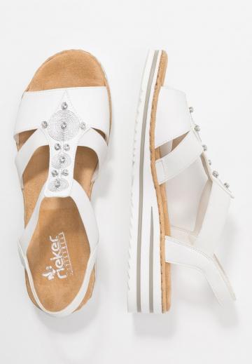 Босоножки на танкетке