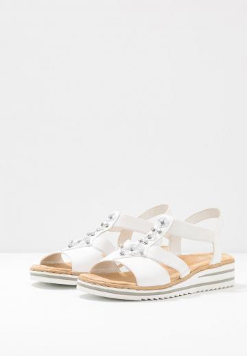 Босоножки на танкетке