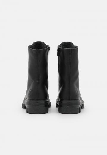 Ботинки на шнуровке