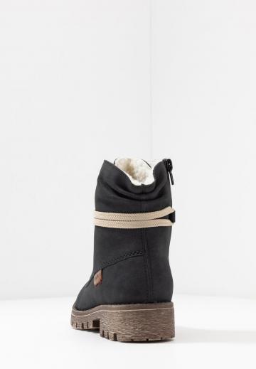 Ботинки на шнуровке