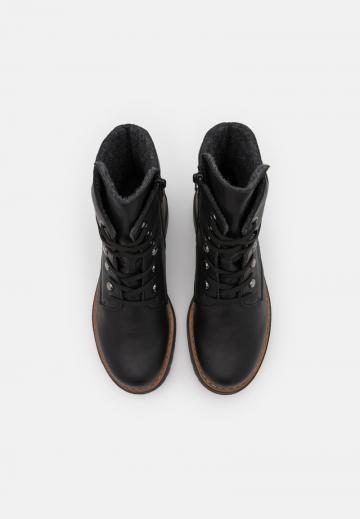 Ботинки на шнуровке