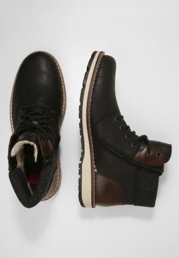 Ботинки на шнуровке