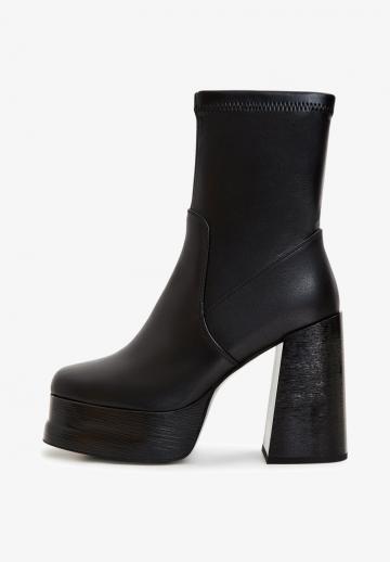 Полусапожки на высоком каблуке